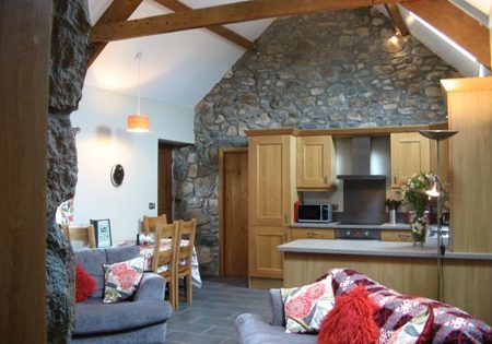 barn-kitchen-lounge